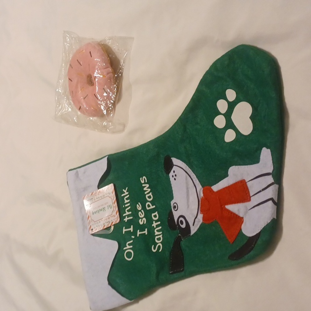 Nwt Santa Paws stockings & toy